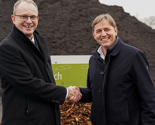 Ludger Rethmann und Huibert Vigeveno besiegeln die Kooperation