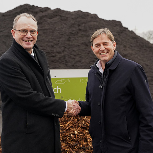 Ludger Rethmann und Huibert Vigeveno besiegeln die Kooperation
