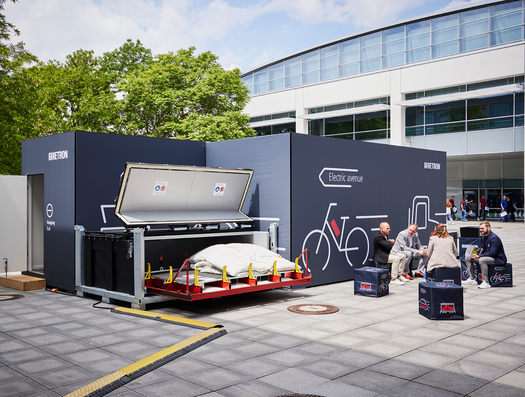 Im Atrium zeigte Retron seine Produktlösungen um die Entsorgung von Lithium-Ionen-Batterien