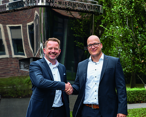 Mario Husemann von REMONDIS und Dirk Schneider von Schüco übernehmen die Geschäftsführung der RE:CORE GmbH und freuen sich auf die Zusammenarbeit